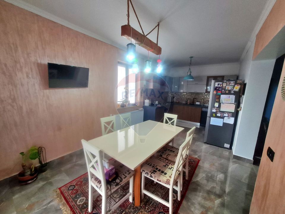 4 room House / Villa for sale