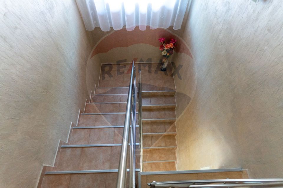 6 room House / Villa for sale