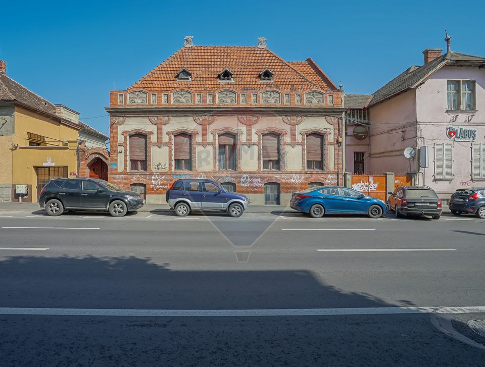 Apartament recent renovat langă Teatrul Dramatic. Fără comision!