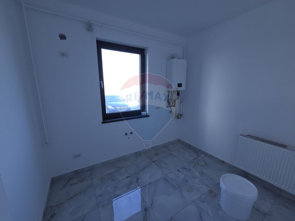 Garsoniere, apartamente cu 2 si 3 camere