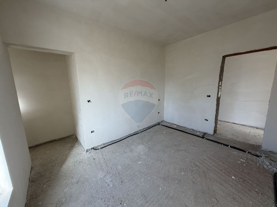 Casă cu 4 camere Campineanca