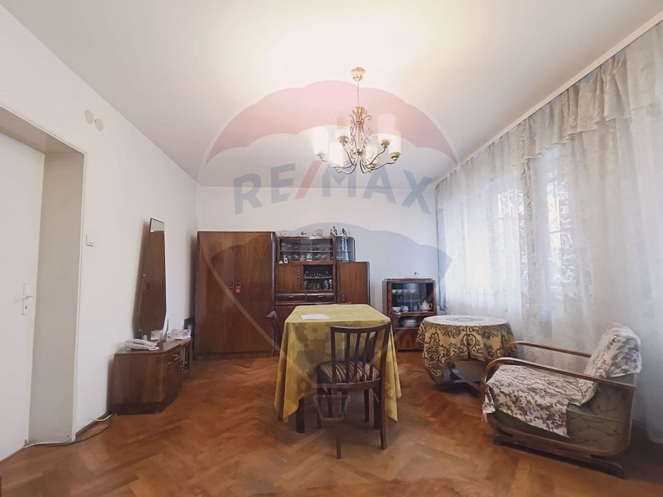 Apartament 3 camere 107 mp Plopilor