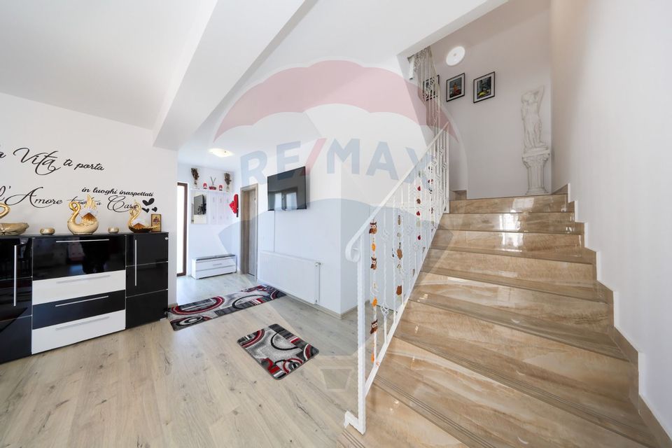 Vila mobilata modern, piscina, zona de interes Ghimbav!