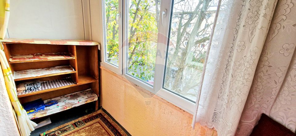 Apartament 2 camere, etaj 2, centrala proprie, balcon - zona Fortuna