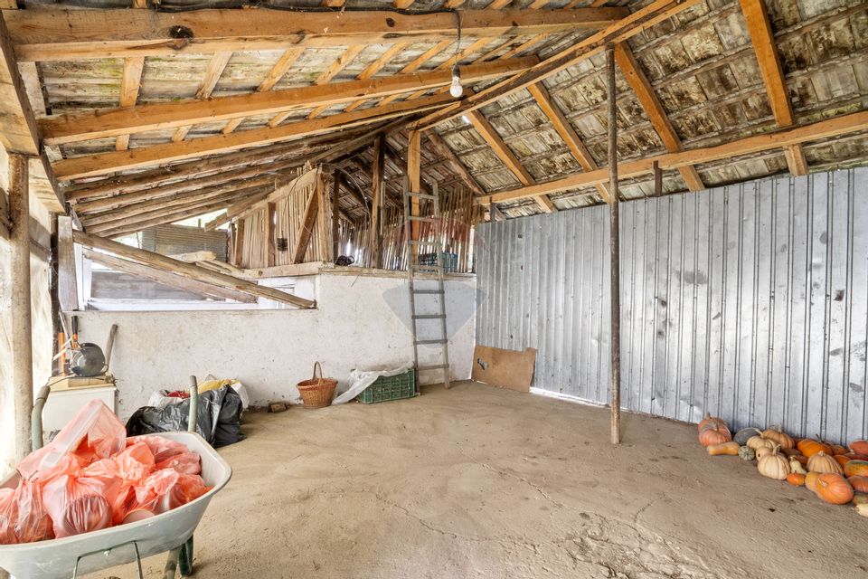 Casa si teren 2173 mp de vanzare in Tipar , la 12km de Chisineu Cris