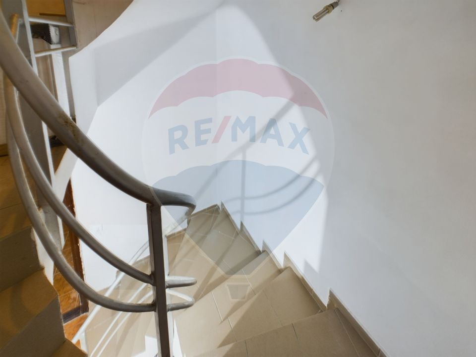 13 room House / Villa for sale, P-ta Victoriei area