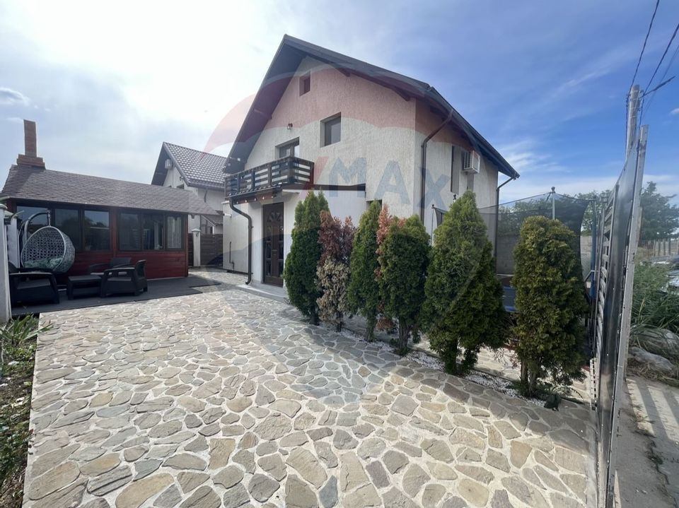 4 room House / Villa for sale