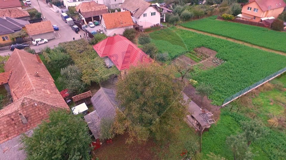 Casă cu teren de vanzare în Dambul Rotund / Cordos