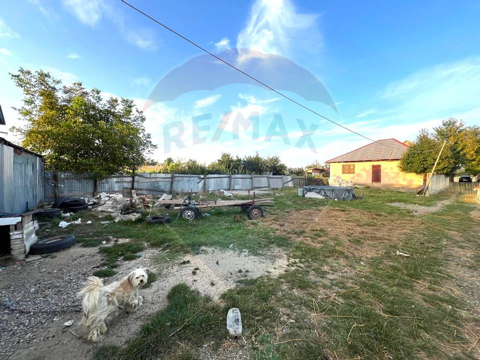 Casă de vânzare 3 camere - com. Letea Veche- sat. Holt