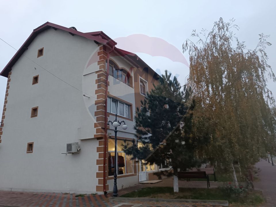 Apartament cu 4 camere de vânzare
