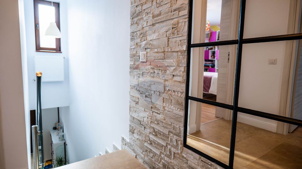 Vanzare - vilă 4 camere de complet mobilata, str. Caisului - Dobroesti