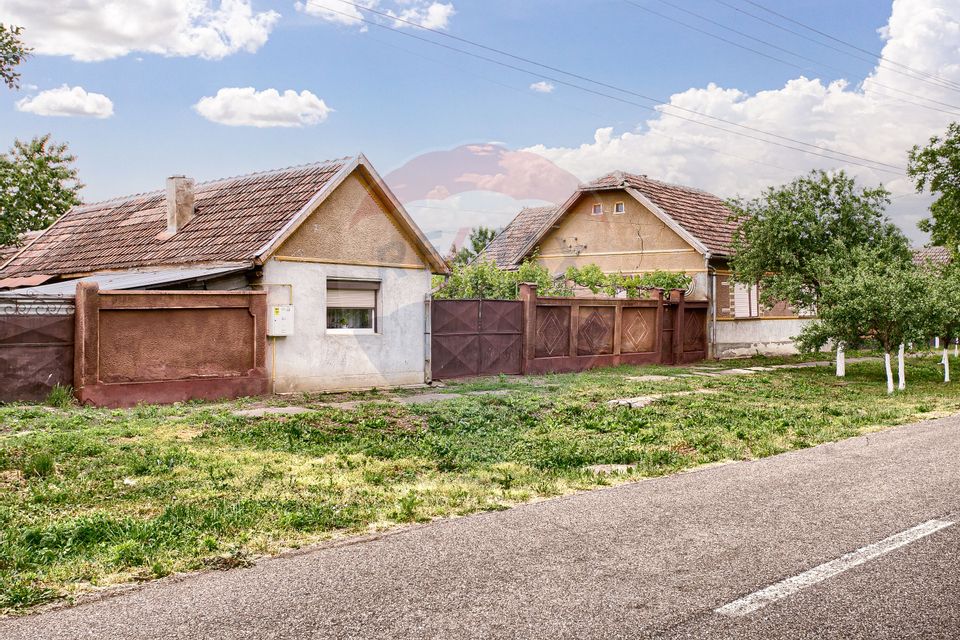 Casă doua camere Nadab,utilitati.