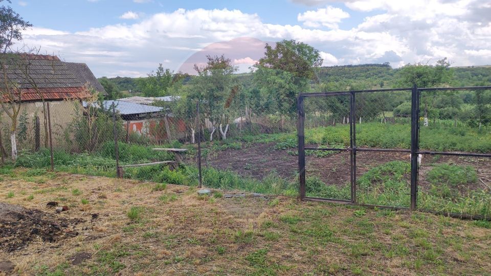 Casă cu 4 camere si teren de vânzare in com. Husasau de Tinca/Fonau