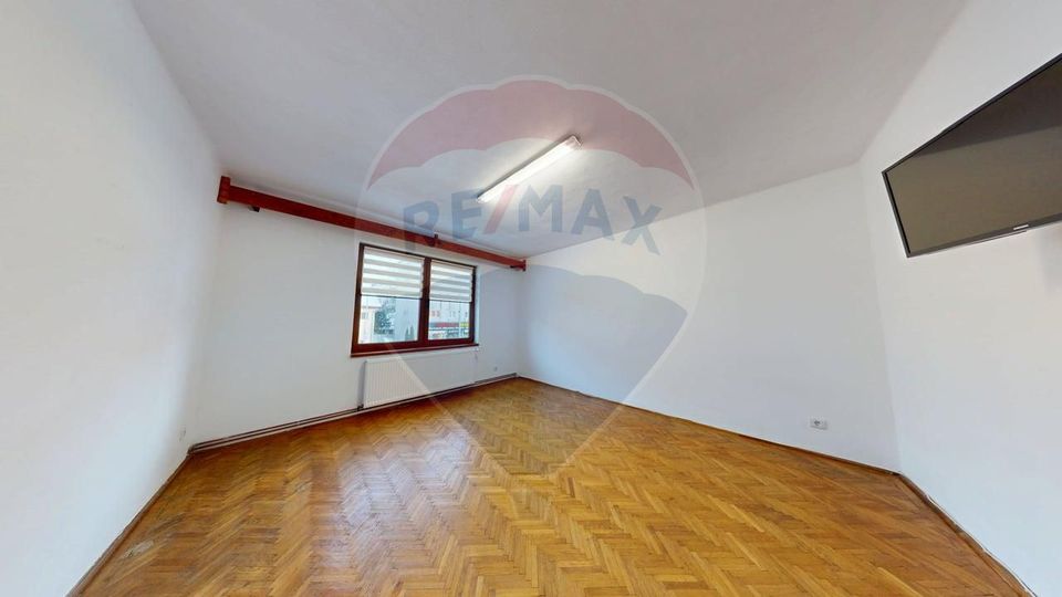 Casă cu 3 camere de vânzare Calea Dumbravii