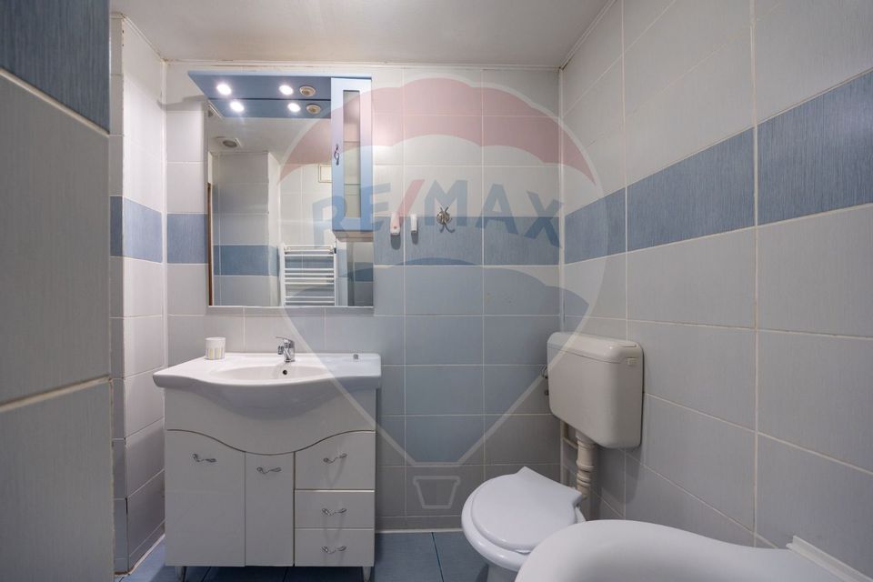 De vânzare | Apartament 2 camere, 53 mp | Str. de Mijloc | la curte