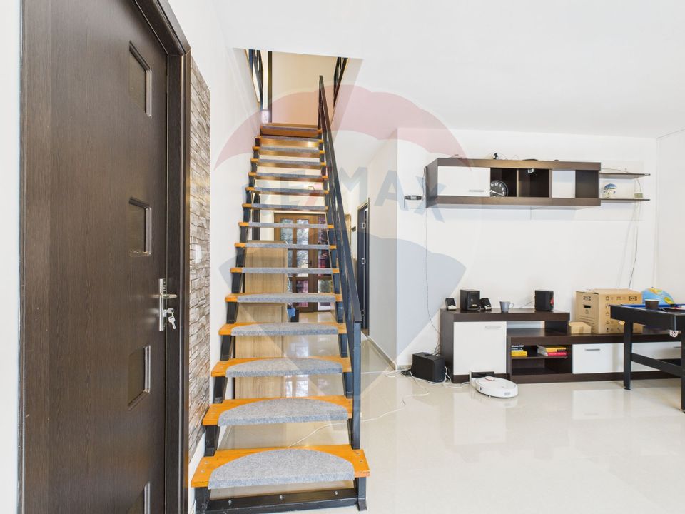 5 room House / Villa for sale