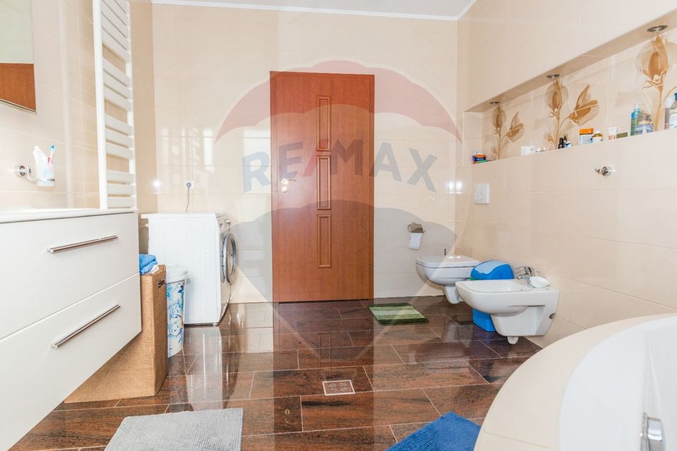 Vila in stil  mediterenean, lux,  în statiunea balneoclimaterica Covasna