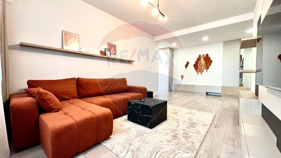 Apartament de lux cu 3 camere de închiriat - Zona Centrul Comercial To