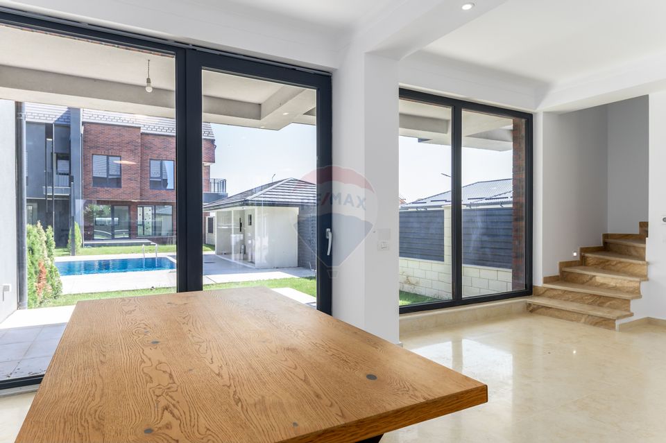 Vânzare Vilă cu 5 camere, curte si parcare de vânzare in TUNARI