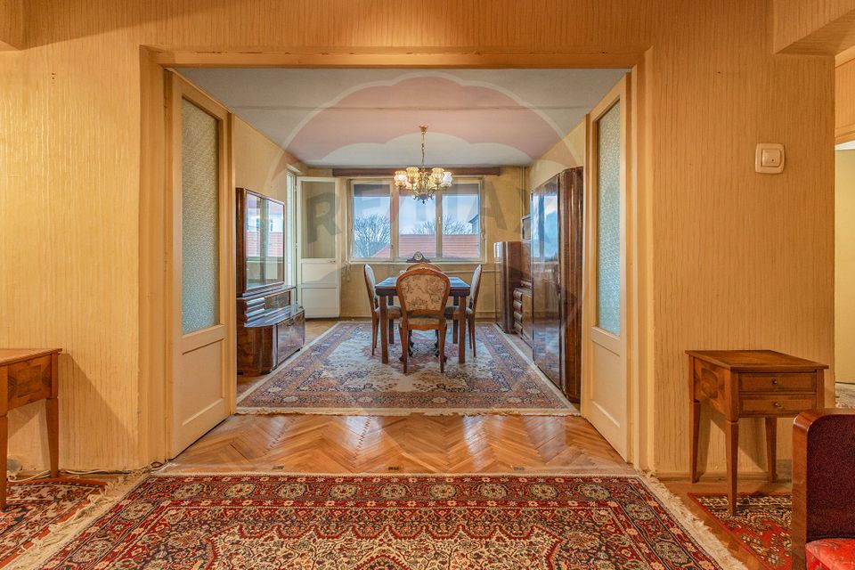 3 camere complet decomandat | Hol spatios | Medicina | Garaj