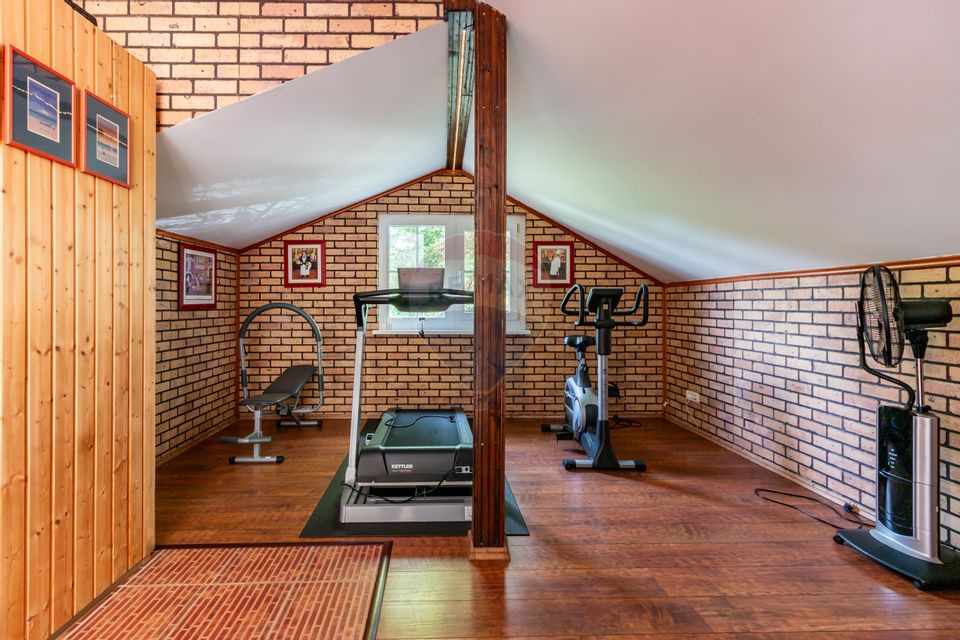 8 room House / Villa for sale