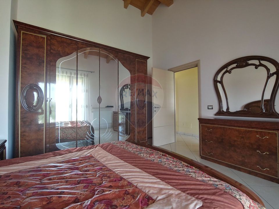 Casă / Vilă de lux cu 5 camere de vânzare în Vadu Moldovei, Suceava