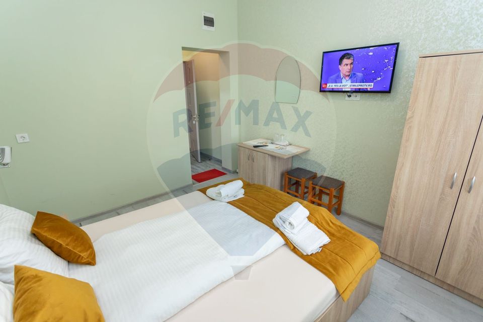 Pensiune agroturistică cu 6 camere + Casă de locuit, de vânzare