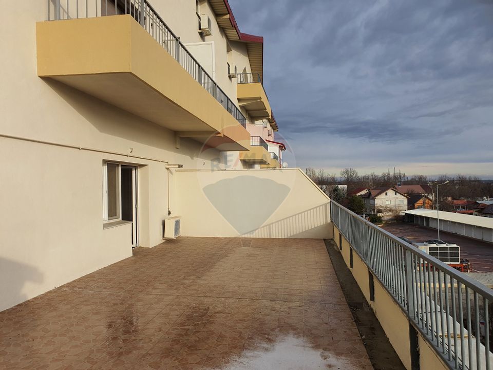 Apartament cu 3 camere de inchiriat in Saftica