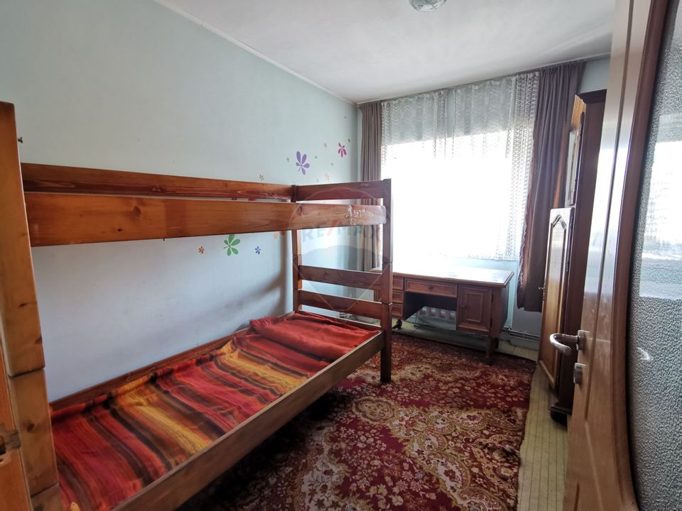 3 room Apartment for sale, Intre Lacuri area