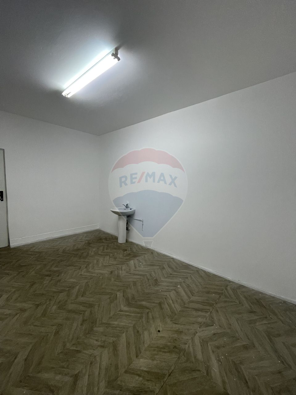 154sq.m Office Space for rent, UTA area