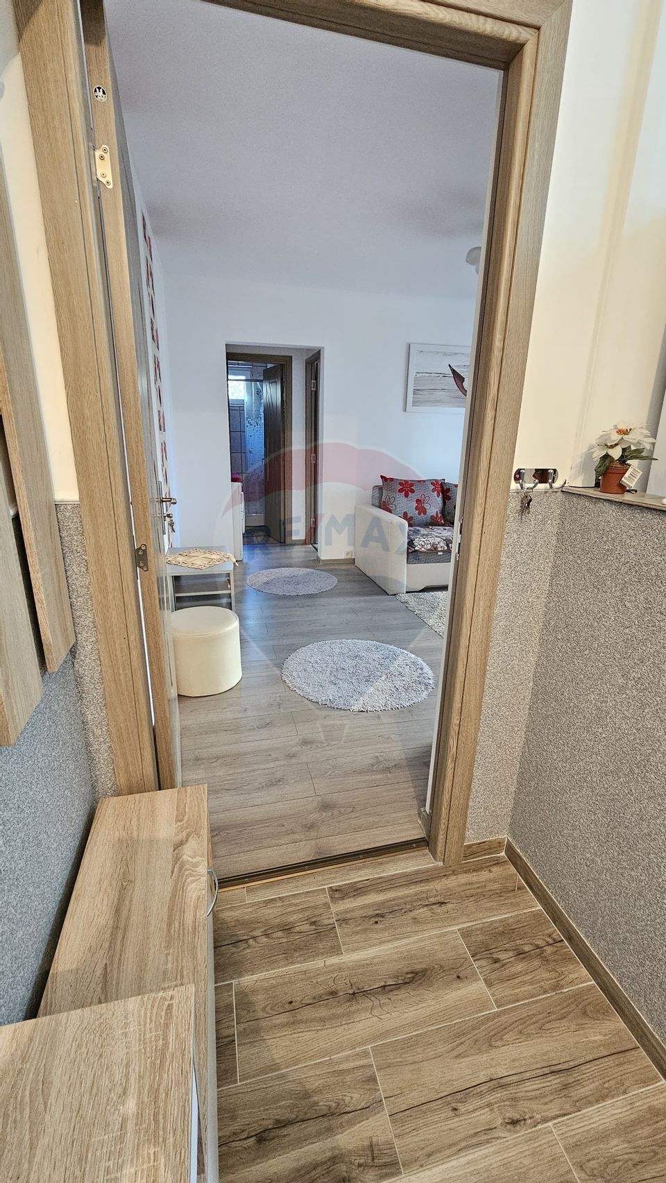 Apartament cu 2 camere renovat mobilat si utilat Dupa Zid