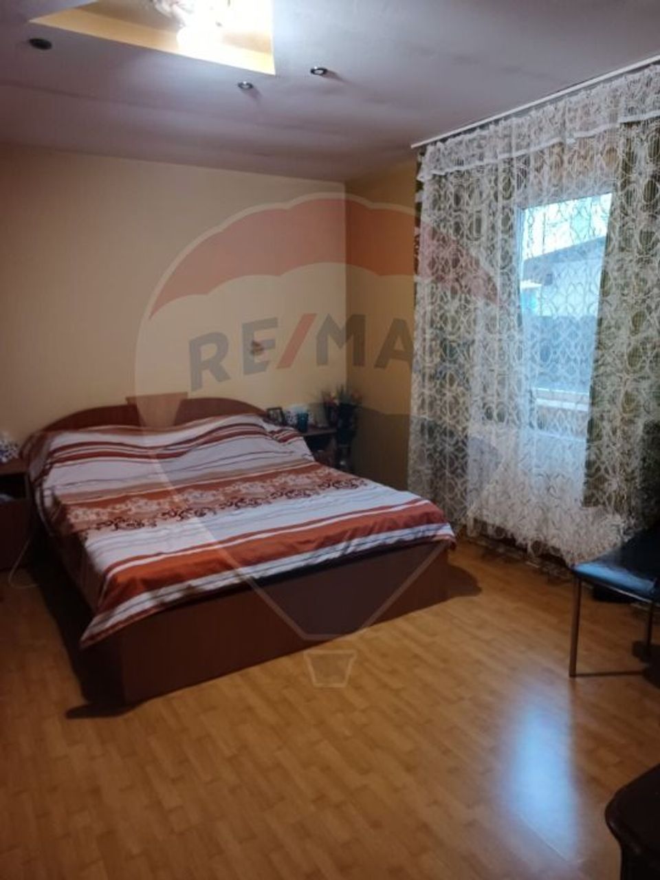 Casă spațioasă cu garaj - Mogoșoaia, foarte aproape de Podul Mogoșoaia