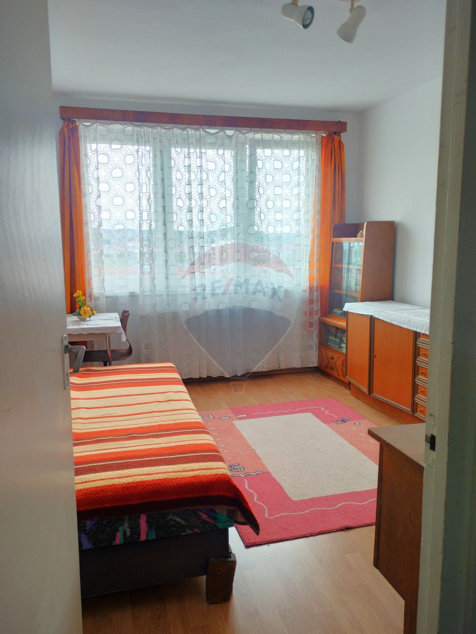 Apartament 2 camere,decomandat-etajul 6–53 mp