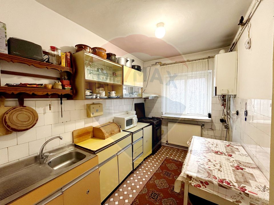 Apartament  4 camere / 75 mp / decomandat/  zona 1 Mai / 2 bai / 4 / 4