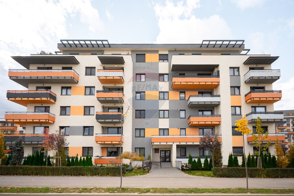 Apartament cu 2 camere,  2 băi și parcare subterană în Tractorul