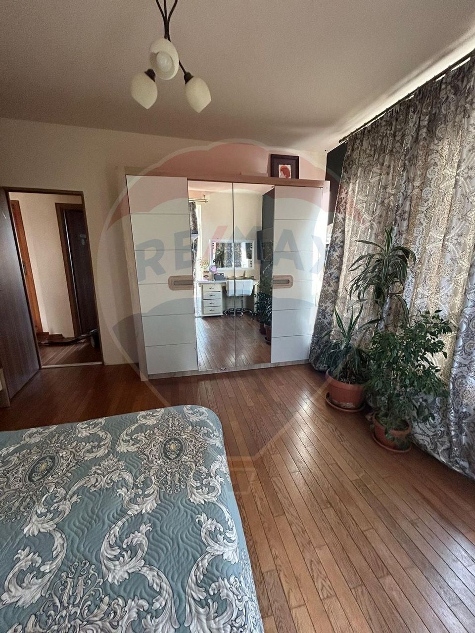 Casă | Vilă insiruita | Inchiriere| 5 camere