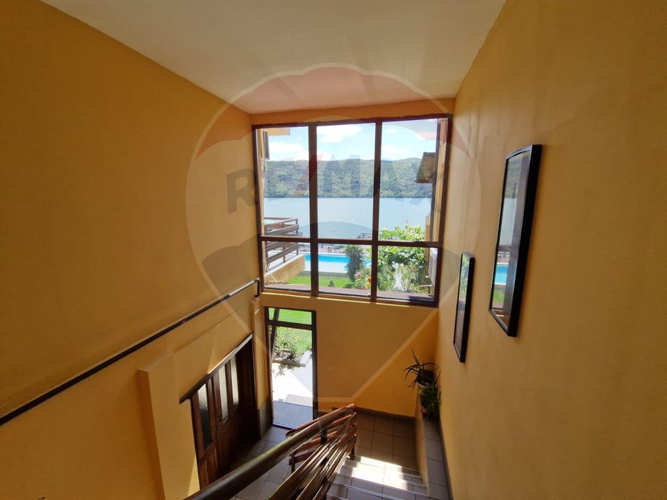 20 room Hotel / Pension for sale