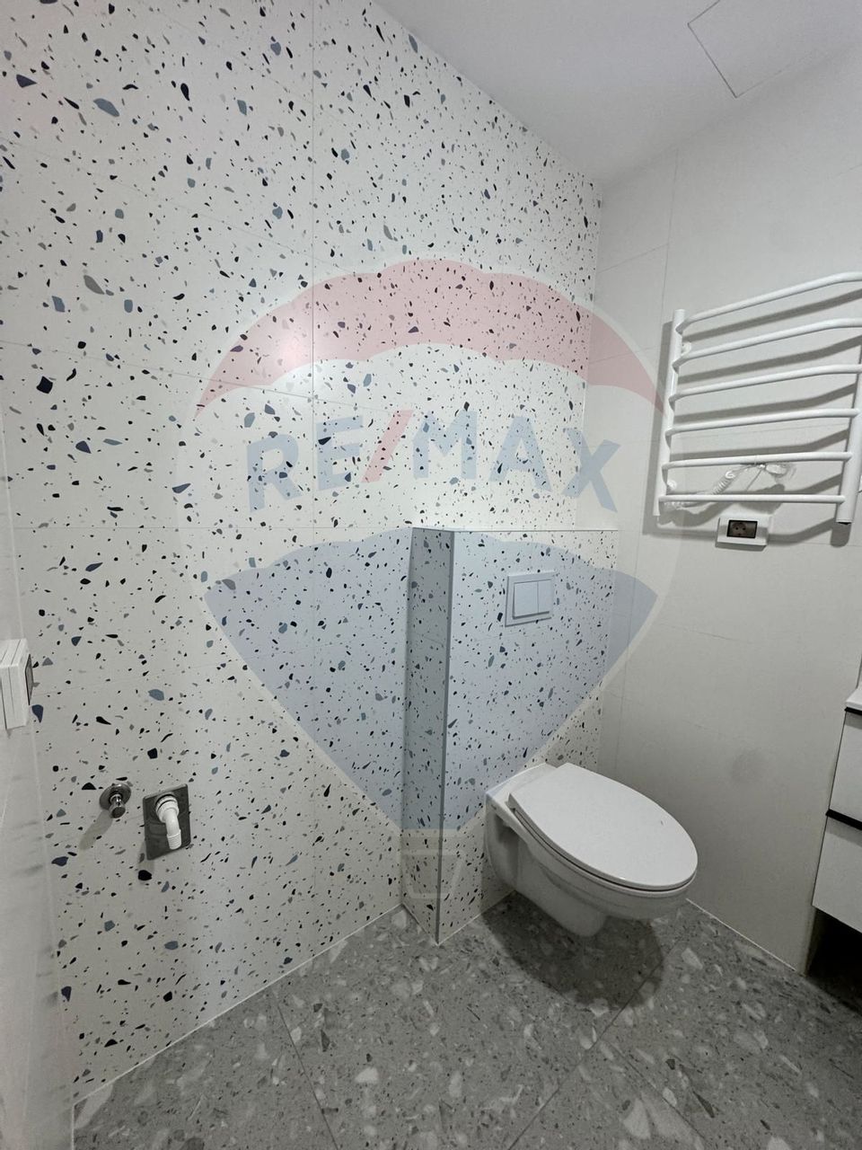 Apartament cu 3 camere de vânzare în zona Central