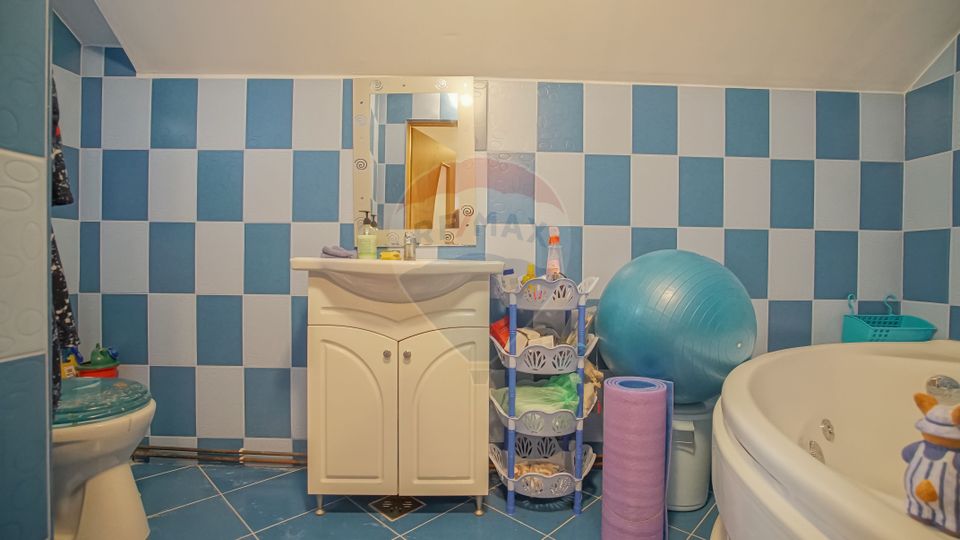 De vanzare vilă cu 5 camere, curte și garaj, în Șchei