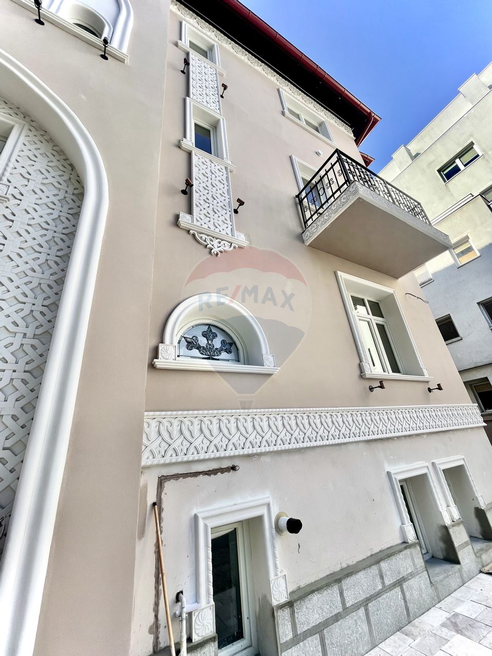 Casă / Vilă de închiriat în zona Aviatorilor