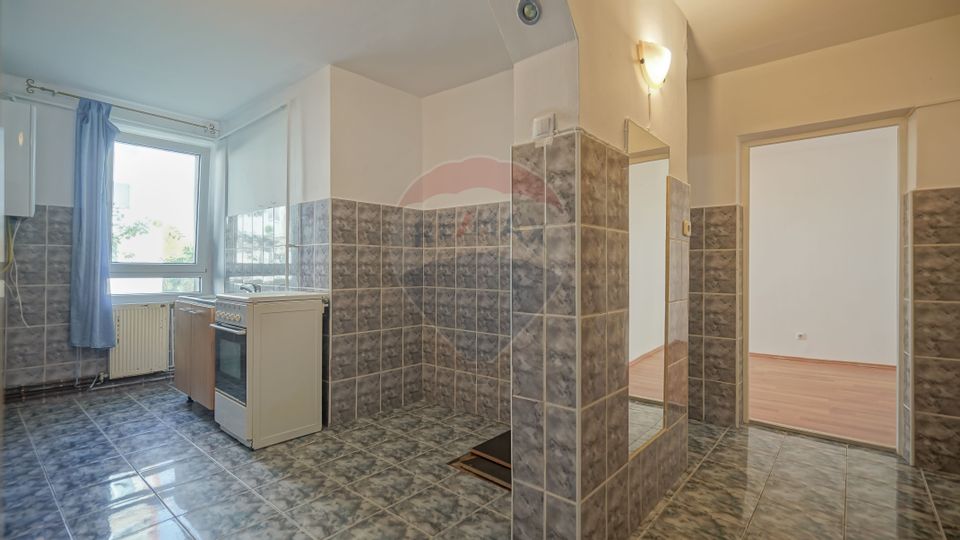 Apartament Cu 2 Camere, De Vanzare, Decomandat, 2 Beciuri, Uzina 2