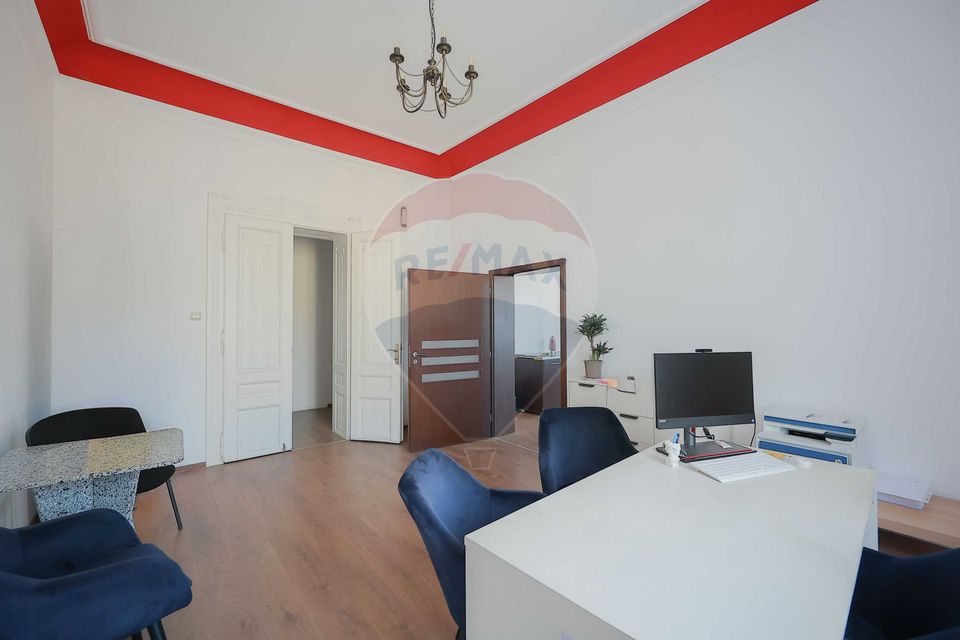 235sq.m Commercial Space for rent, Ultracentral area