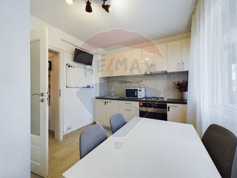 For sale | 3 Room Apartment with Balcony | Brancusi