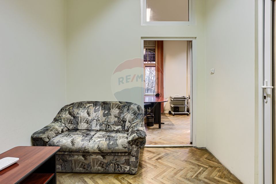 42sq.m Office Space for rent, Ultracentral area
