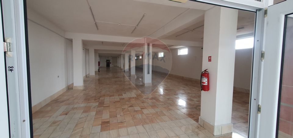 1,300sq.m Commercial Space for rent, Ultracentral area