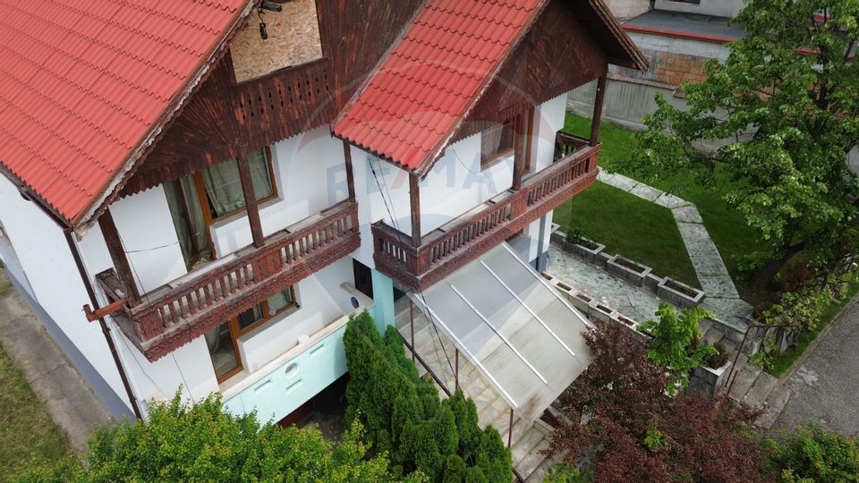 Imobil multifunctional cu parcare privata – de inchiriat