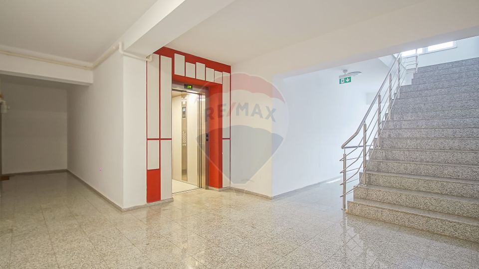 3 room Apartment for sale, Tractorul area