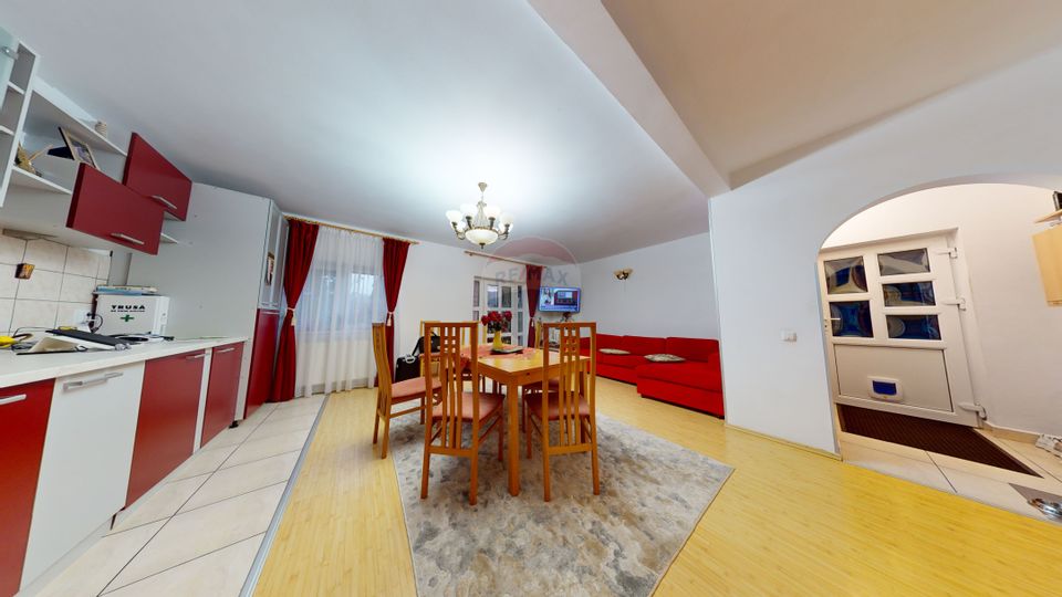 Hotel/Pensiune de vânzare cu 28 camere, Predeal,în zona Cioplea