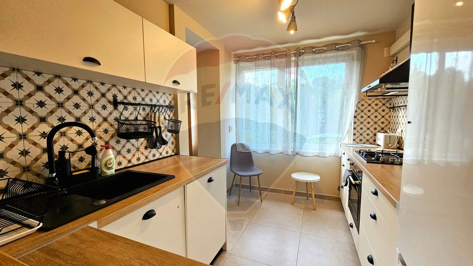 Inchiriez apartament modern cu 4 camere în zona Parcul Central