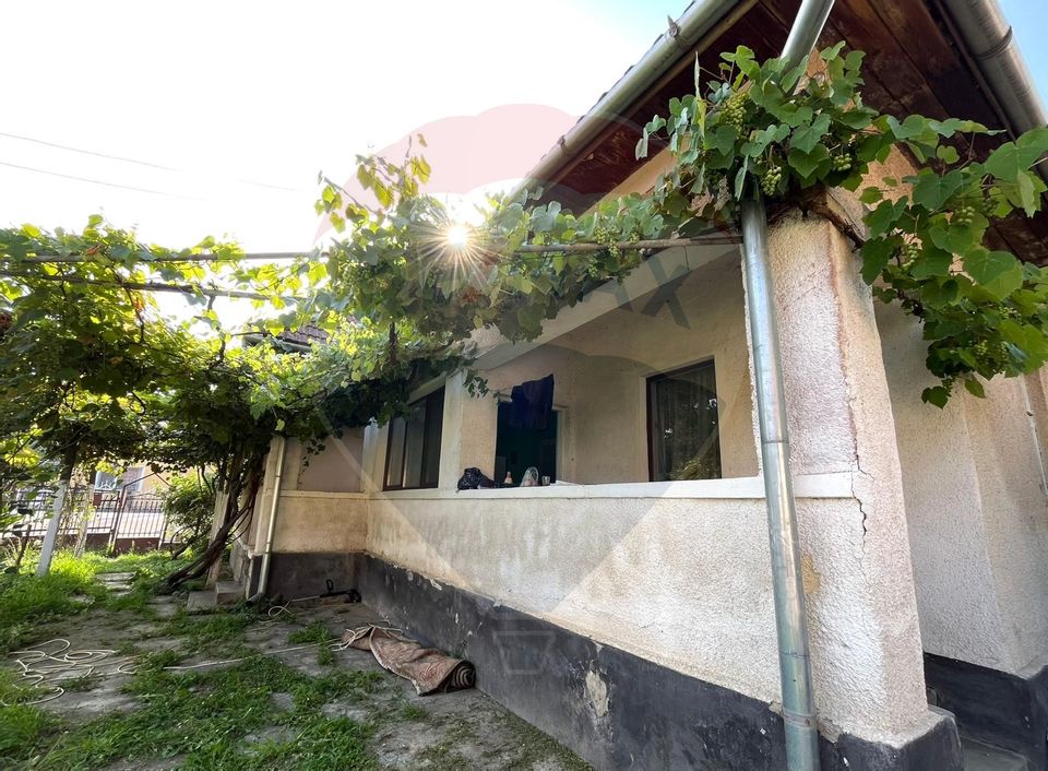 Casă de vânzare in Hideaga la drumul National